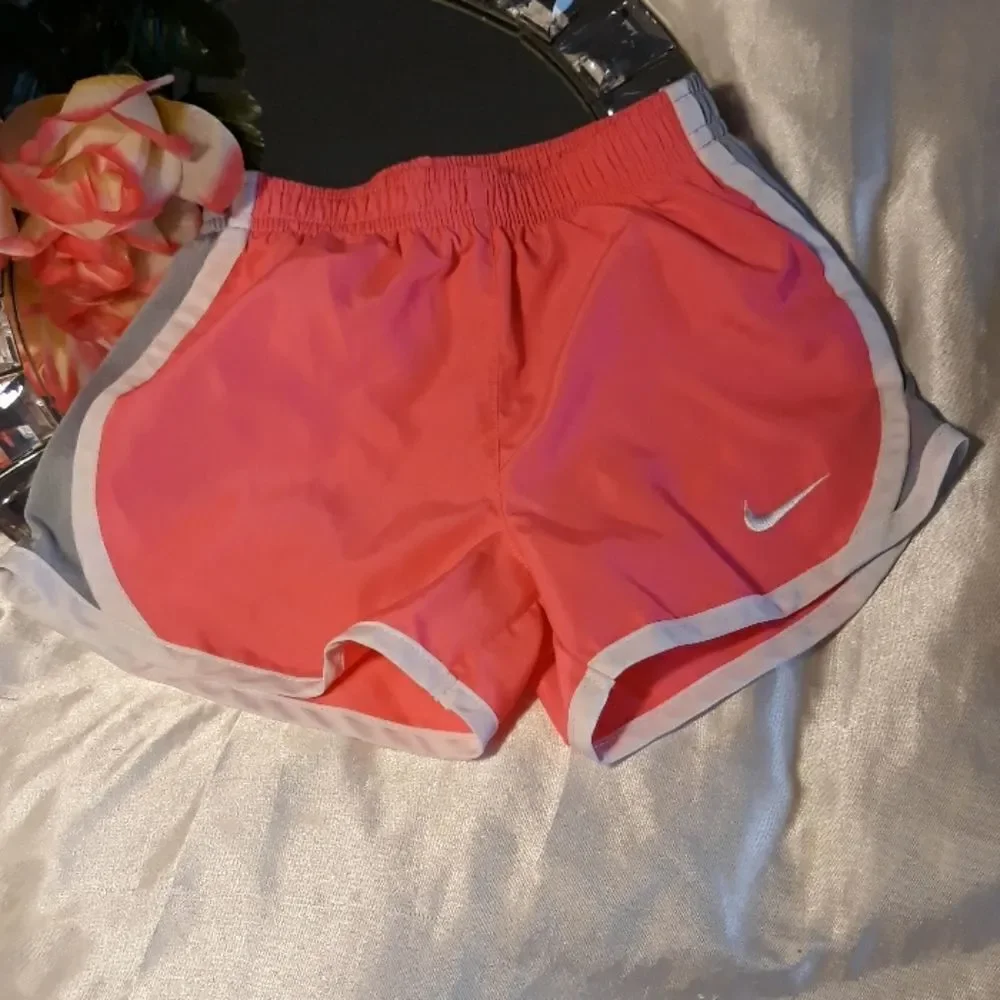 Nike DRI-FIT Hot Pink Athletic Shorts 3-4y…